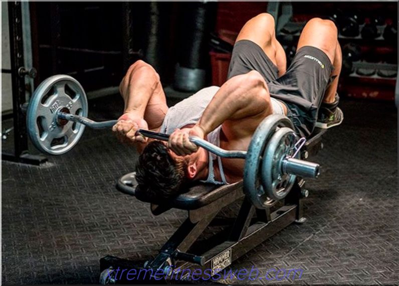 French bench press: performance technique, recommendations
